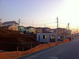 ひな壇で、日当たりGOODです。