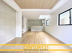  CENTURY21  軳222ʴߵֱء