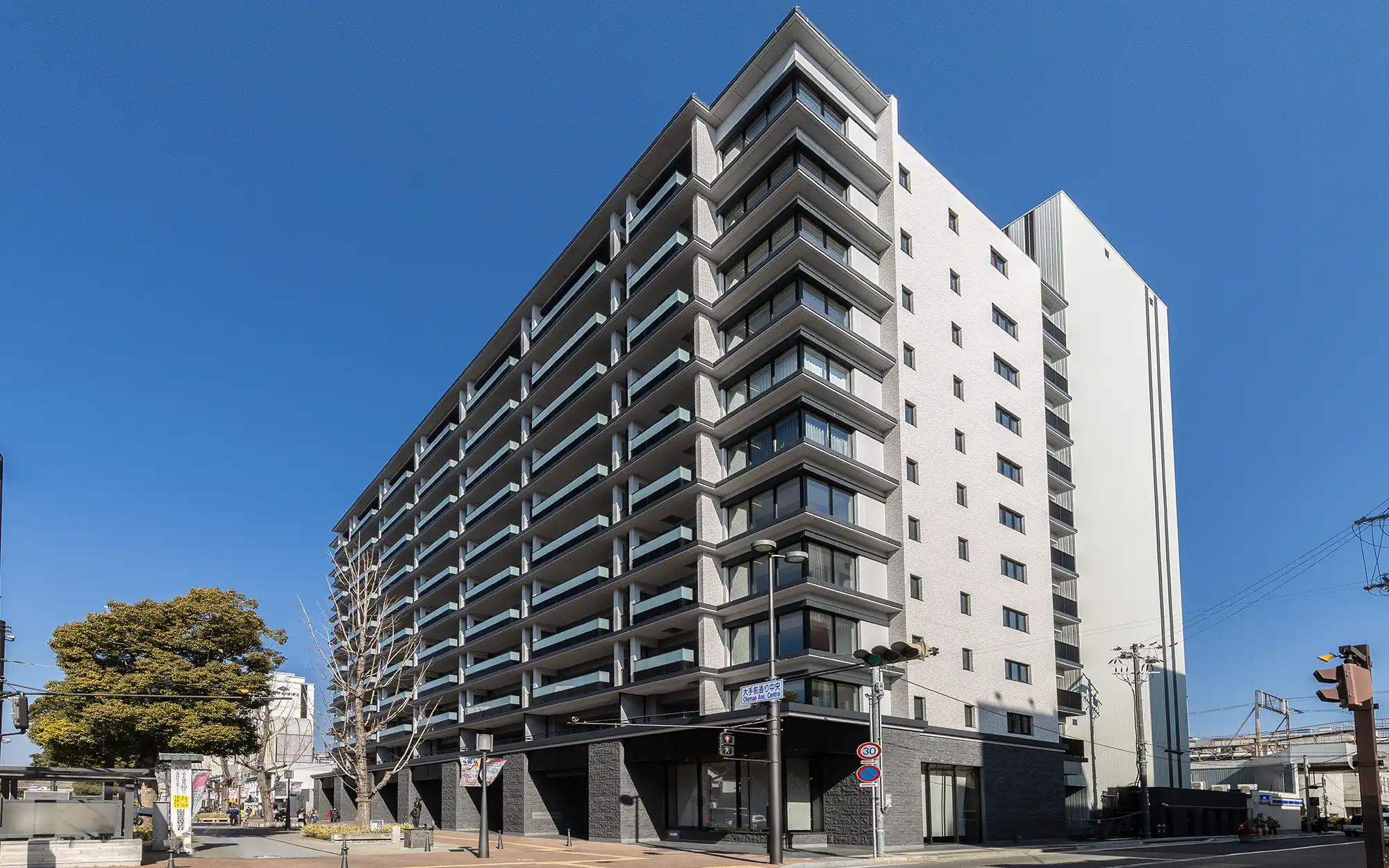ローレルコート姫路大手前通り 姫路城を模した現代建築のファサードデザイン