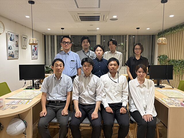 スタッフ