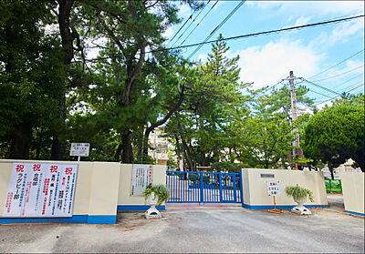 福岡市立百道中学校 約1,470m（徒歩19分）