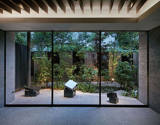 リーフィアレジデンス調布小島町 坪庭（2024年7月撮影）