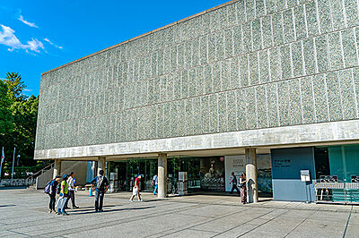 国立西洋美術館 約2,420m（自転車10分）