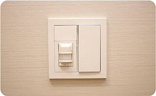 サンクレイドル津田沼III 人感センサー連動玄関照明