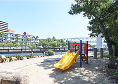 住吉川公園 約380m（徒歩5分）