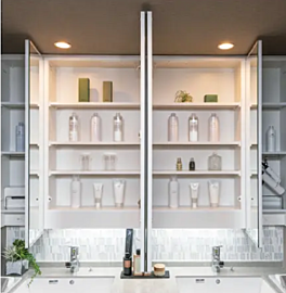 レ・ジェイドシティ千里藤白台 三面鏡裏収納