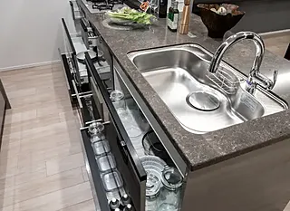 アルファステイツ庚午中 オールスライドキャビネット（ソフトクローズ機能）