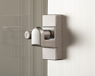 アルファステイツ四日市芝田 指詰め防止サッシ