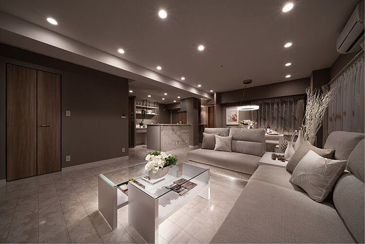 アルファスマート三条 リビング・ダイニング