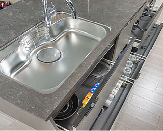 アルファステイツ桜通り十文字 スライドキャビネット