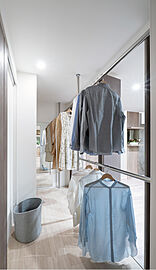 アルファステイツ鷹匠町 2WAY動線可能「マルチクロゼット」