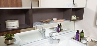 ジオタワー大阪十三 三面鏡下オープン収納棚オーナーズセレクト（無償）