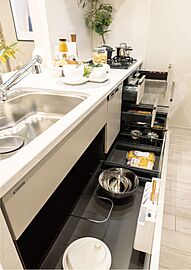 リベールシティ守口 スライドキャビネット