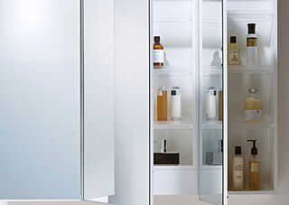 ファミリアーレ庄内緑地 収納付三面鏡