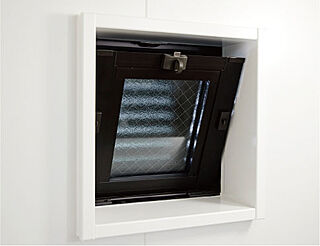 ルピアコート大宮日進 ルーバー付浴室窓