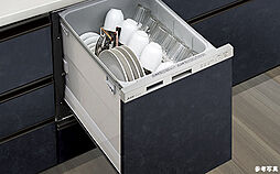 [食器洗い乾燥機] 約5人分を１度に洗浄、乾燥することができる大容量の食器洗い乾燥機です。