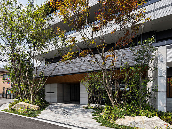 グランカサーレ京都西京極 エントランスアプローチ