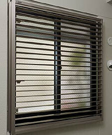 クレヴィアシティ神戸舞子駅前 可動ルーバー面格子