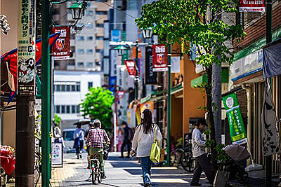 ふれあい通り商店街 約220m(徒歩3分)