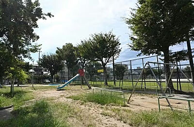 朱雀公園 約680m (徒歩9分)