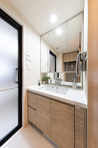 ヴァースクレイシアIDZ大泉学園 洗面室