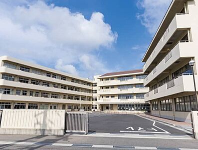 出雲市立第三中学校 約1700m(徒歩22分)