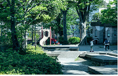 高井戸わんぱく公園 約60m(徒歩1分)