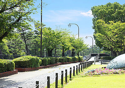 現地周辺の街並み(御陵通り付近) 約2,100m 