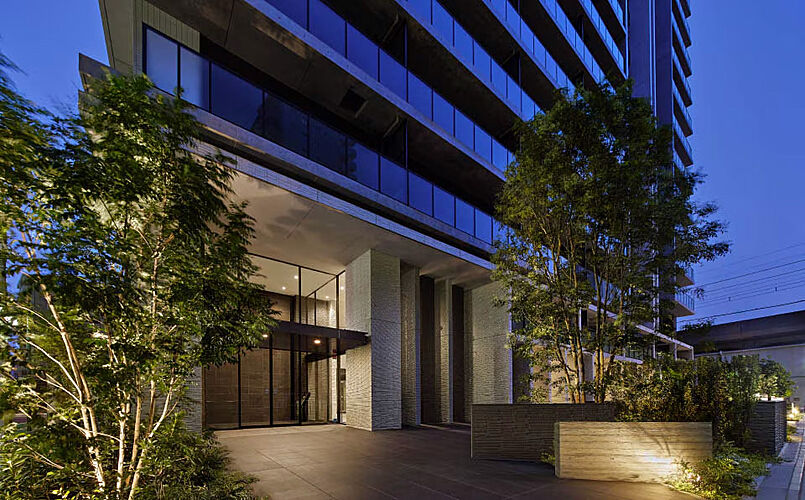 シティテラス府中 外観・エントランス（2024年8月撮影）