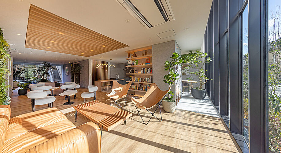 ライオンズ茨木総持寺ステーショングラン ラウンジ（2023年2月撮影）