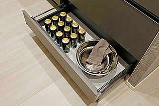 プラウドシティ国立 ( 第2期 3次 ) フロアストッカー（巾木収納）