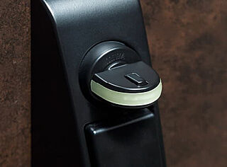 プラウド府中晴見町 防犯サムターン