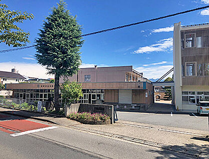 東部中学校 約1210m