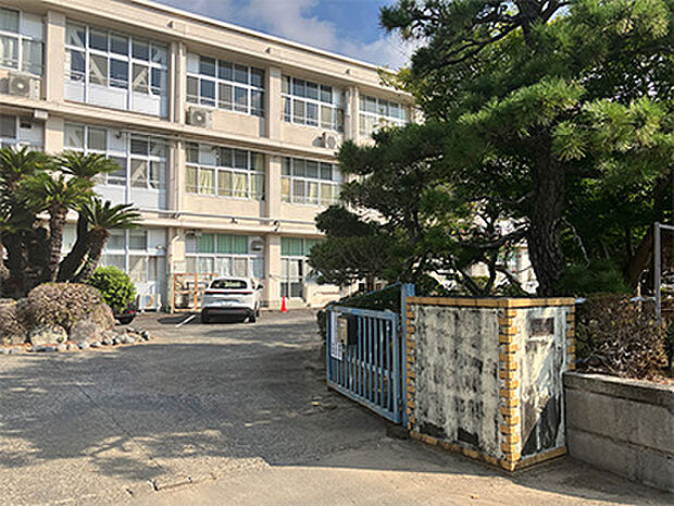 藤枝市立青島中学校