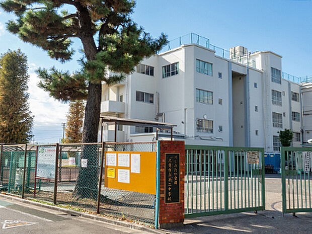 三鷹市立第二中学校