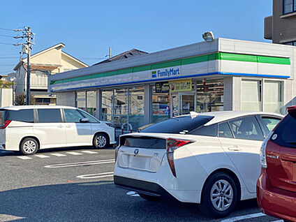 ファミリーマート豊田柿本町店 約500m