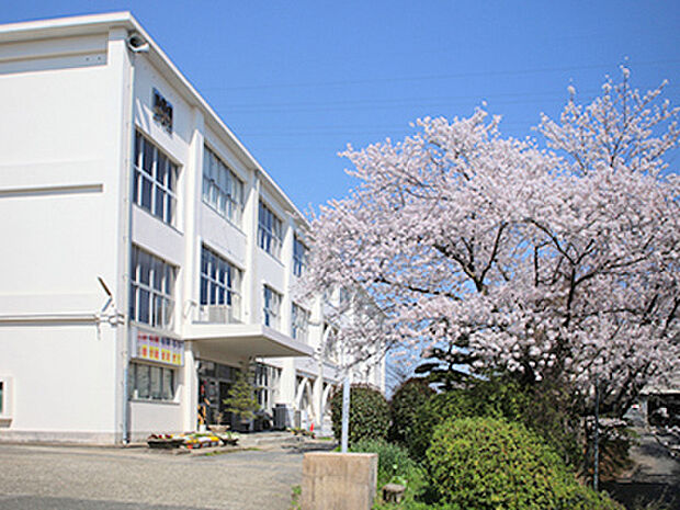 宇部市立桃山中学校