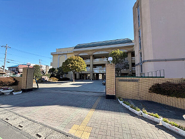 越谷市立越ヶ谷小学校