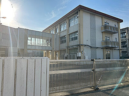 岐阜市立三里小学校 約1070m