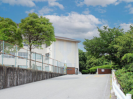 貴志中学校 約2930m