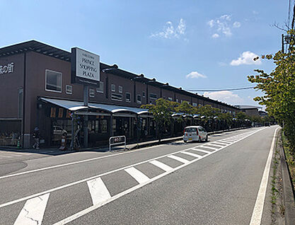 軽井沢・プリンスショッピングプラザ 約10100m