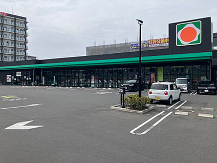 タイヨー谷山駅前店 約660m
