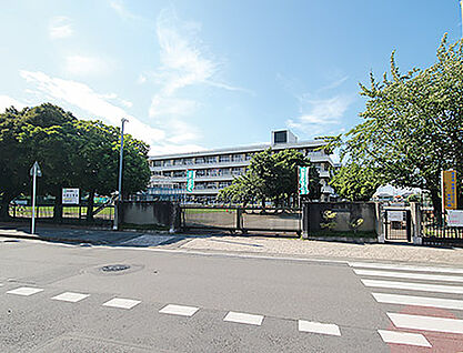 高崎市立中居小学校 約360m
