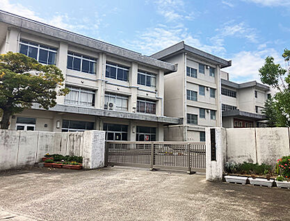 鼓ヶ浦中学校 約2410m