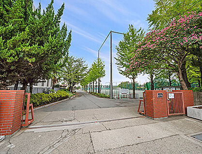 さいたま市立日進中学校 約1040m