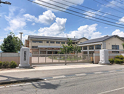 佐久市立佐久平浅間小学校 約660m