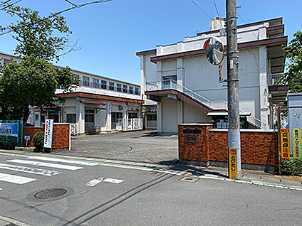 三島市立東小学校 約450m