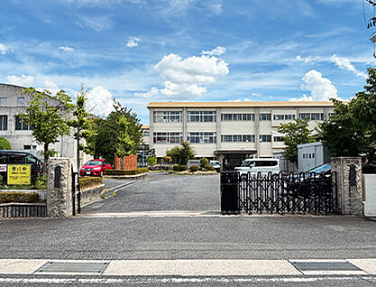 栗東市立大宝小学校 約230m