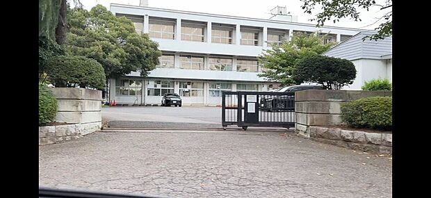 流山市立八木中学校(約1,800m)
