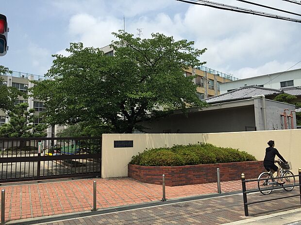 横堤小学校(約400m)